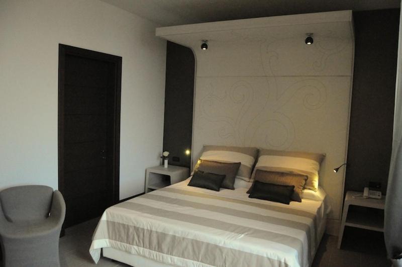Hotel Palazzo Fortunato Сант'Агата-ді-Мілітелло Екстер'єр фото