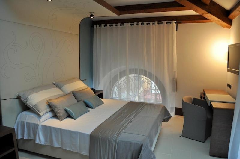 Hotel Palazzo Fortunato Сант'Агата-ді-Мілітелло Екстер'єр фото