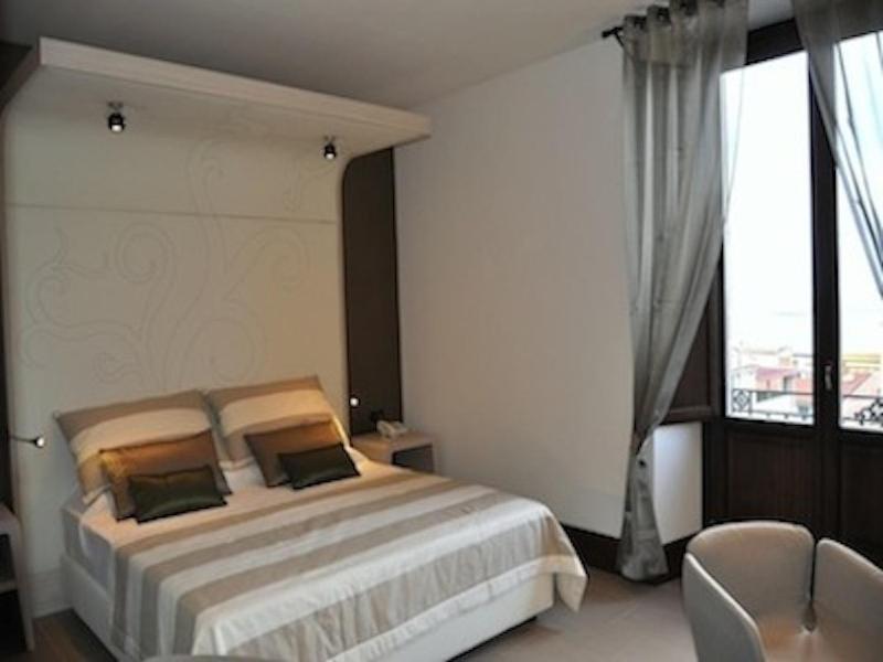 Hotel Palazzo Fortunato Сант'Агата-ді-Мілітелло Номер фото