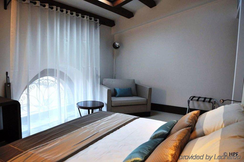 Hotel Palazzo Fortunato Сант'Агата-ді-Мілітелло Екстер'єр фото