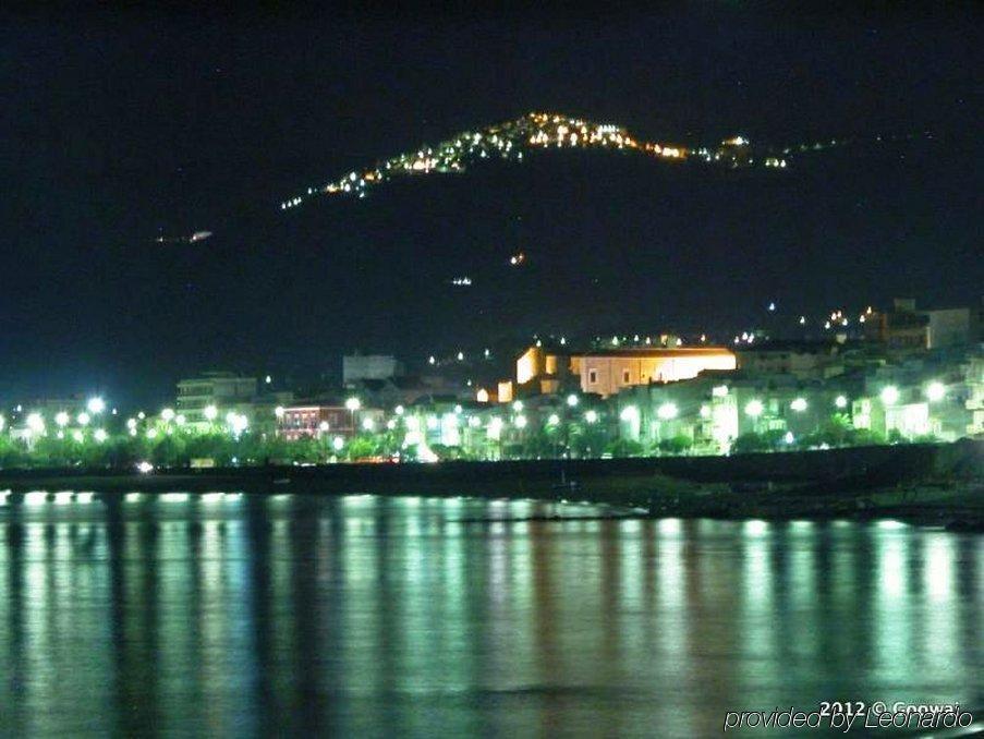 Hotel Palazzo Fortunato Сант'Агата-ді-Мілітелло Екстер'єр фото